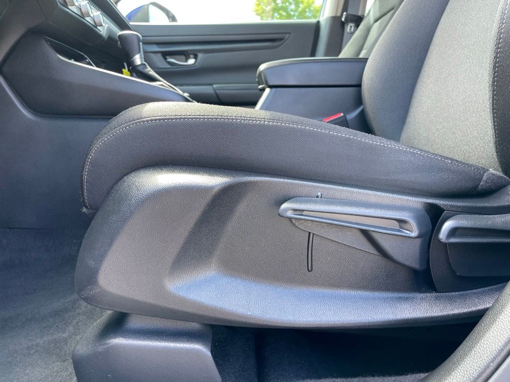 2025 Honda CR-V LX - Photo 24