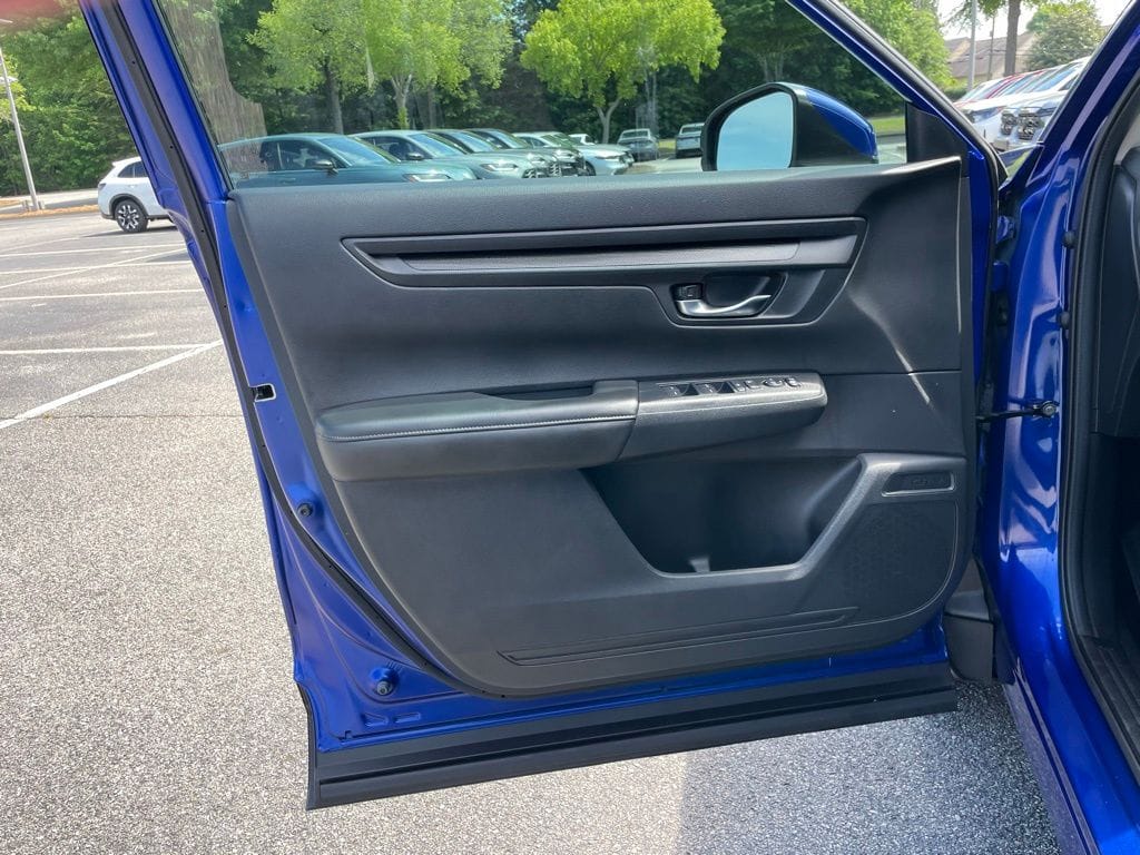 2025 Honda CR-V LX - Photo 23