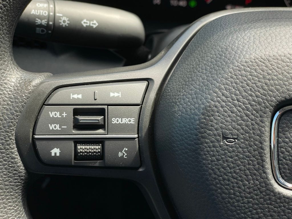 2025 Honda CR-V LX - Photo 15