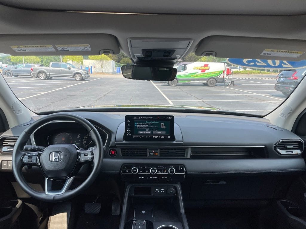 2025 Honda Pilot Touring - Photo 10