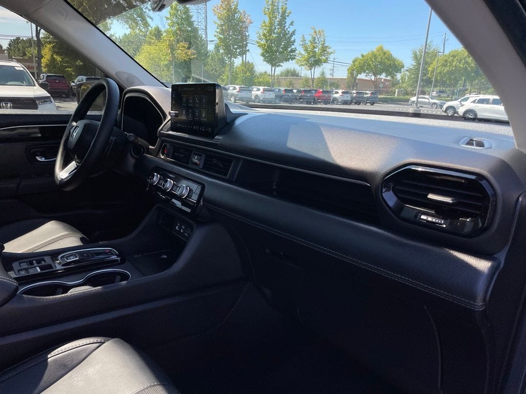 2025 Honda Pilot Touring - Photo 34
