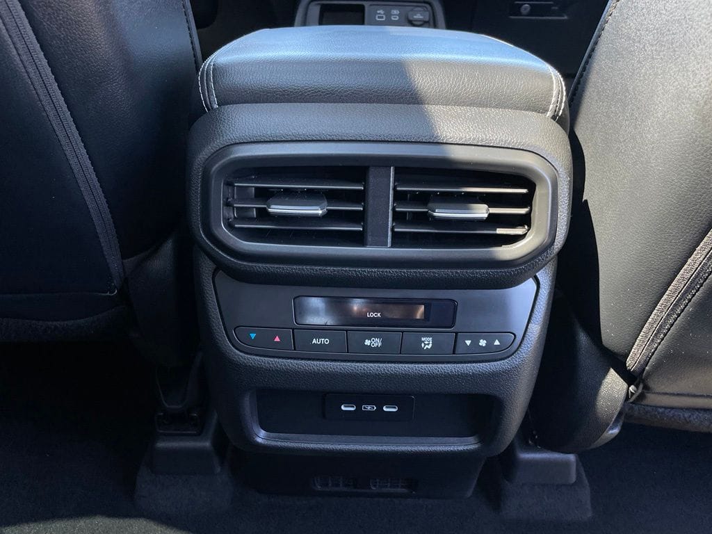 2025 Honda Pilot Touring - Photo 38