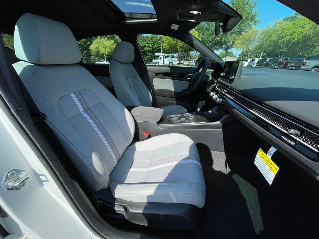 2026 Honda Civic Hatchback Sport - Photo 32
