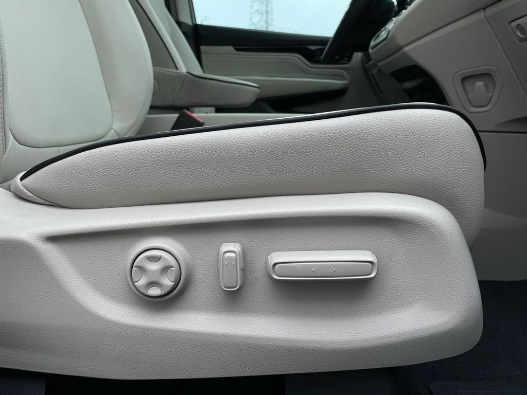 2026 Honda Odyssey Touring - Photo 31