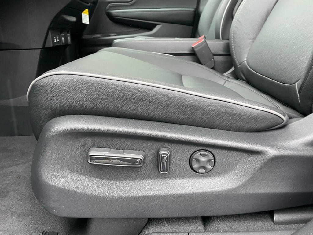 2026 Honda Odyssey Touring - Photo 25