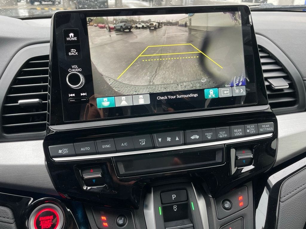 2026 Honda Odyssey Touring - Photo 17