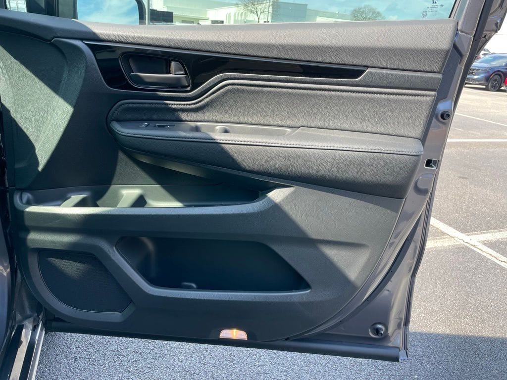 2026 Honda Odyssey Touring - Photo 30