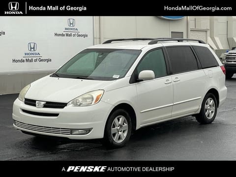 1 image of 2005 Toyota Sienna XLE