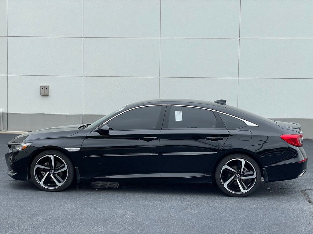 Used 2021 Honda Accord Sport SE with VIN 1HGCV1F41MA111902 for sale in Northfield, Minnesota
