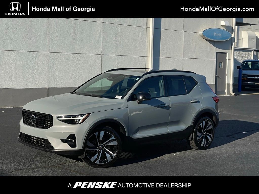2024 Volvo XC40 Ultimate's photo