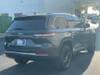 6 thumbnail image of  2023 Jeep Grand Cherokee Laredo
