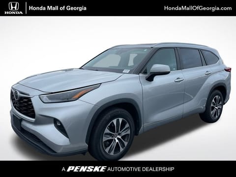 1 image of 2023 Toyota Highlander XLE