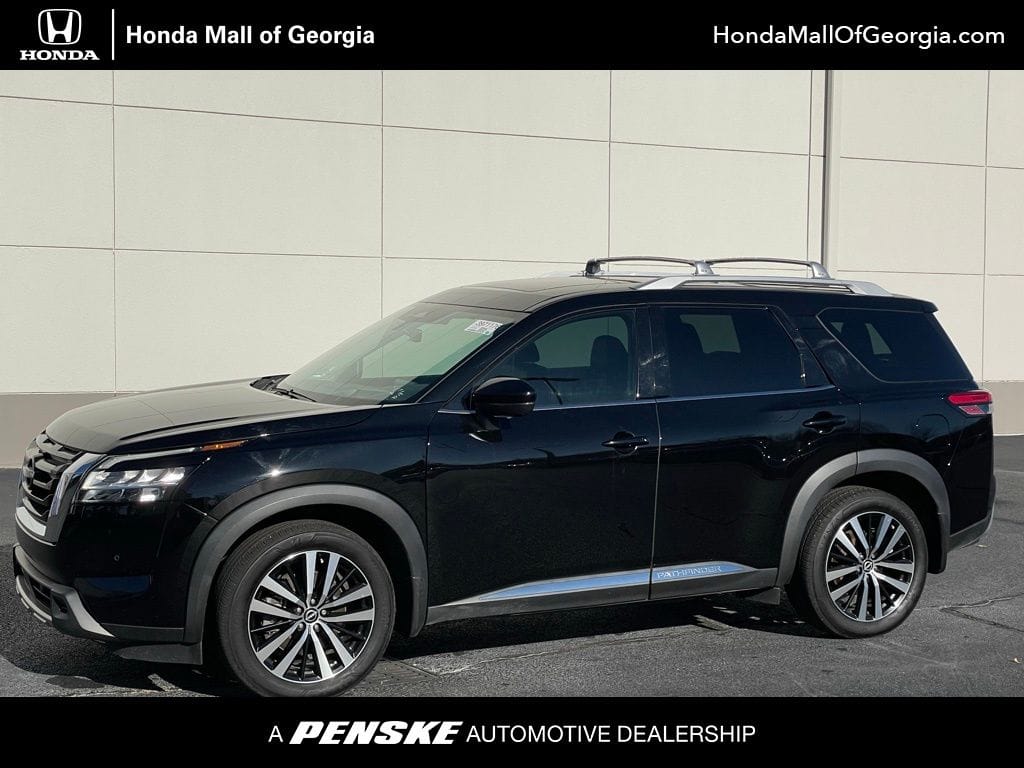 2023 Nissan Pathfinder Platinum's photo
