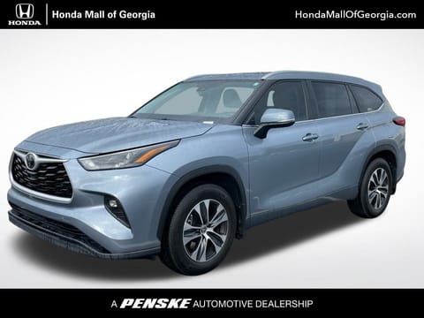 1 image of 2023 Toyota Highlander XLE