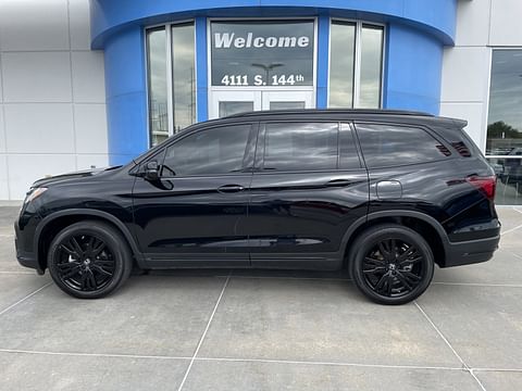 1 image of 2022 Honda Pilot Black Edition