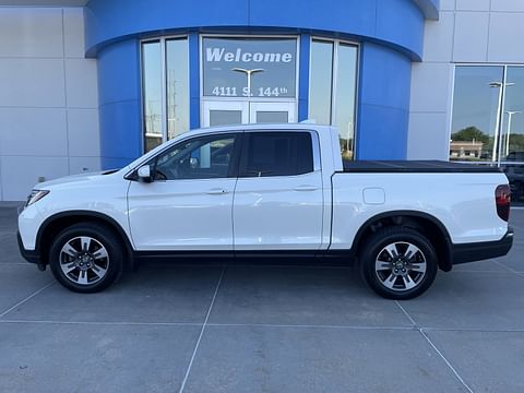 1 image of 2017 Honda Ridgeline RTL-T