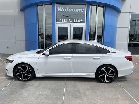 1 image of 2018 Honda Accord Sedan Sport 1.5T