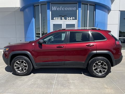 1 image of 2020 Jeep Cherokee Trailhawk