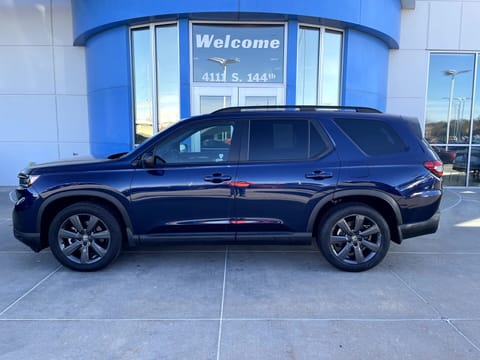 1 image of 2024 Honda Pilot Sport