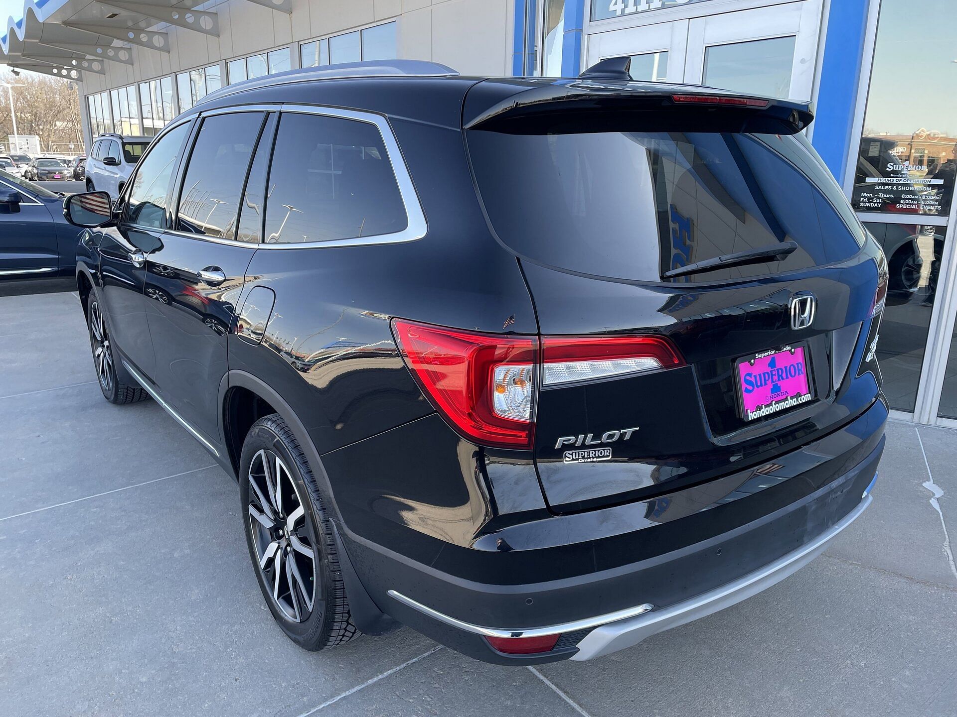 Used 2022 Honda Pilot Elite with VIN 5FNYF6H04NB007034 for sale in Omaha, NE