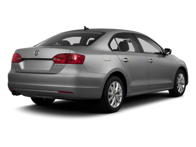 2 thumbnail image of  2013 Volkswagen Jetta Sedan SE