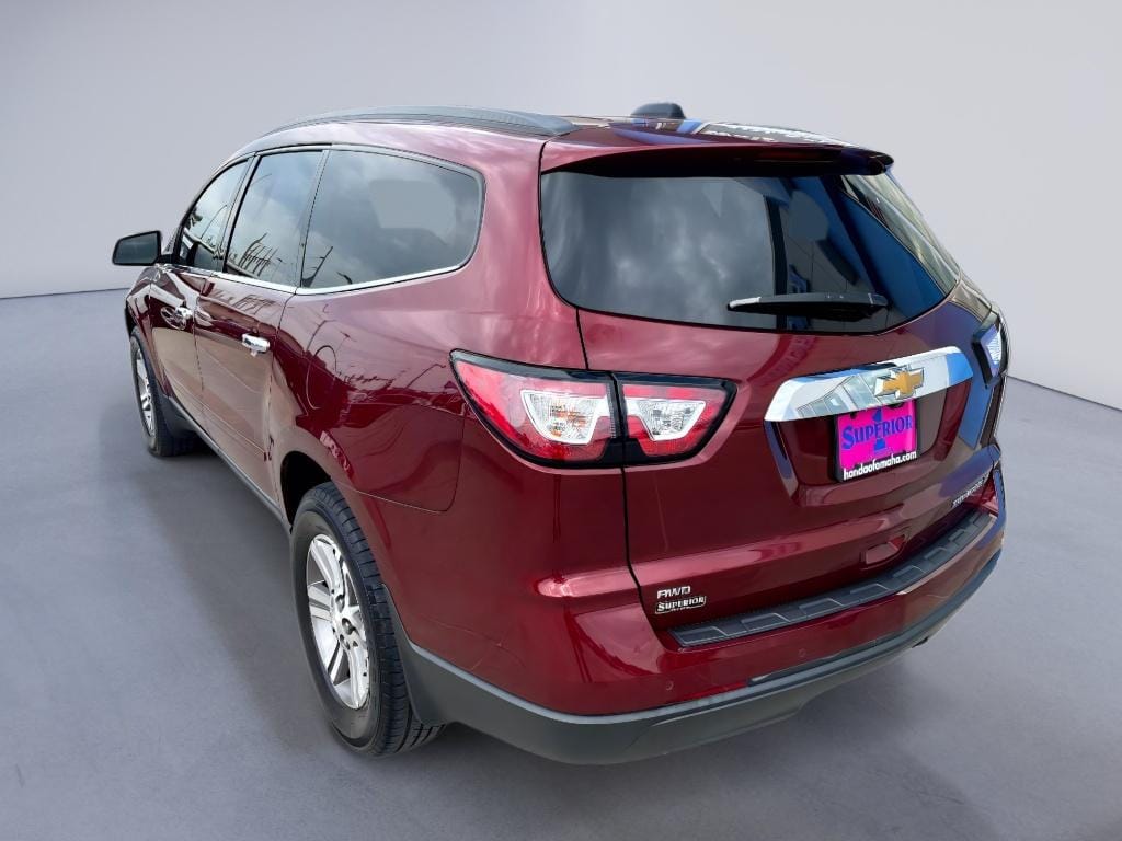 Used 2016 Chevrolet Traverse 2LT with VIN 1GNKVHKD0GJ230559 for sale in Omaha, NE
