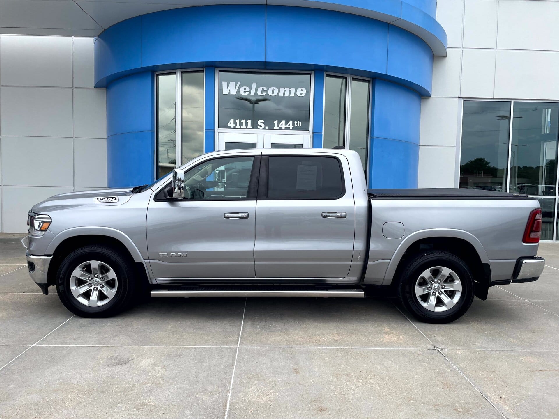 2019 RAM 1500 Laramie 4x4 Crew Cab 5'7's photo