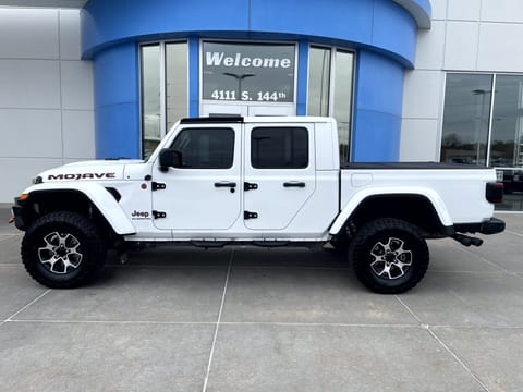 1 image of 2021 Jeep Gladiator Mojave