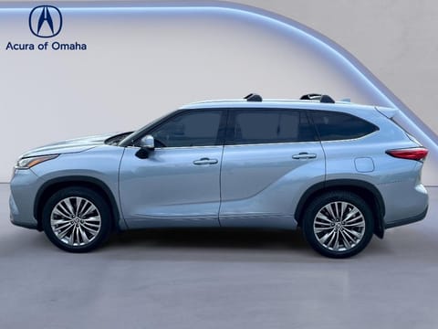 1 image of 2021 Toyota Highlander Platinum
