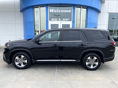 1 image of 2023 Honda Pilot EX-L 7 Passenger