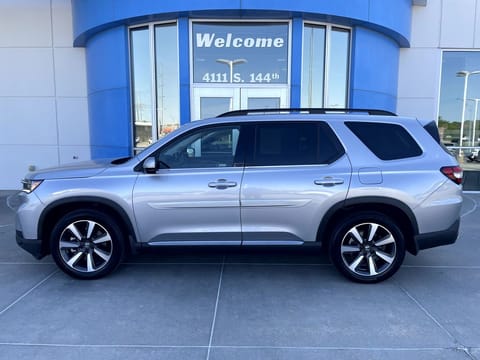 1 image of 2023 Honda Pilot Touring