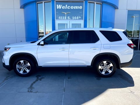 1 image of 2024 Honda Pilot EX-L 8 Passenger