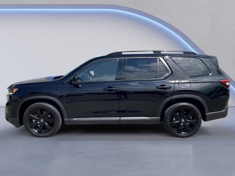 1 image of 2025 Honda Pilot Black Edition