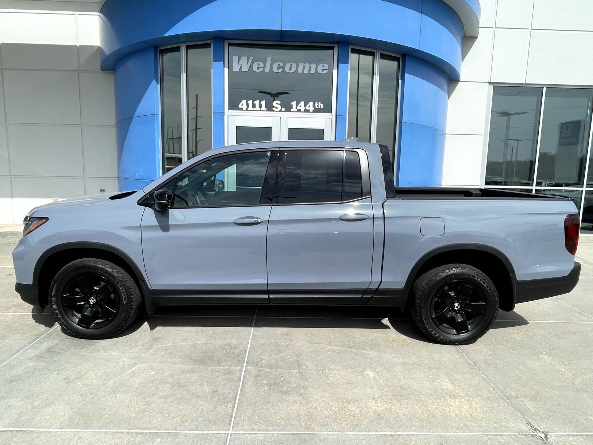 2025 Honda Ridgeline Black Edition's photo