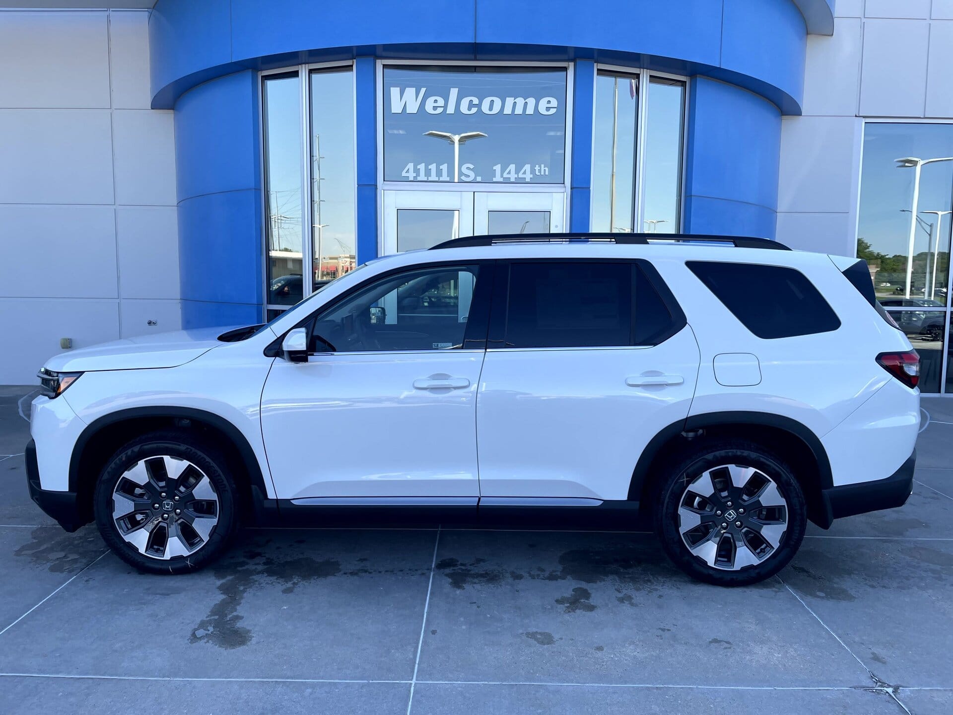 2026 Honda Pilot Touring AWD's photo