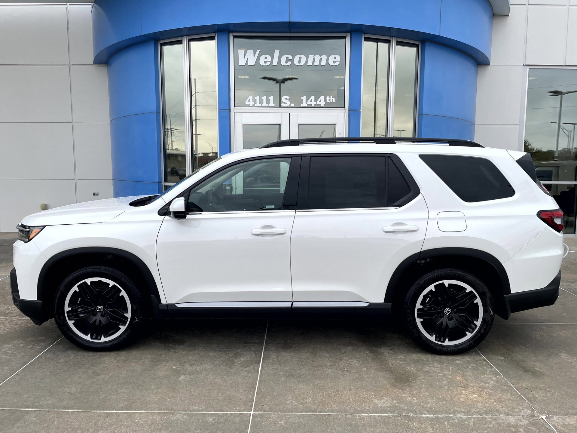 2026 Honda Pilot Touring AWD's photo