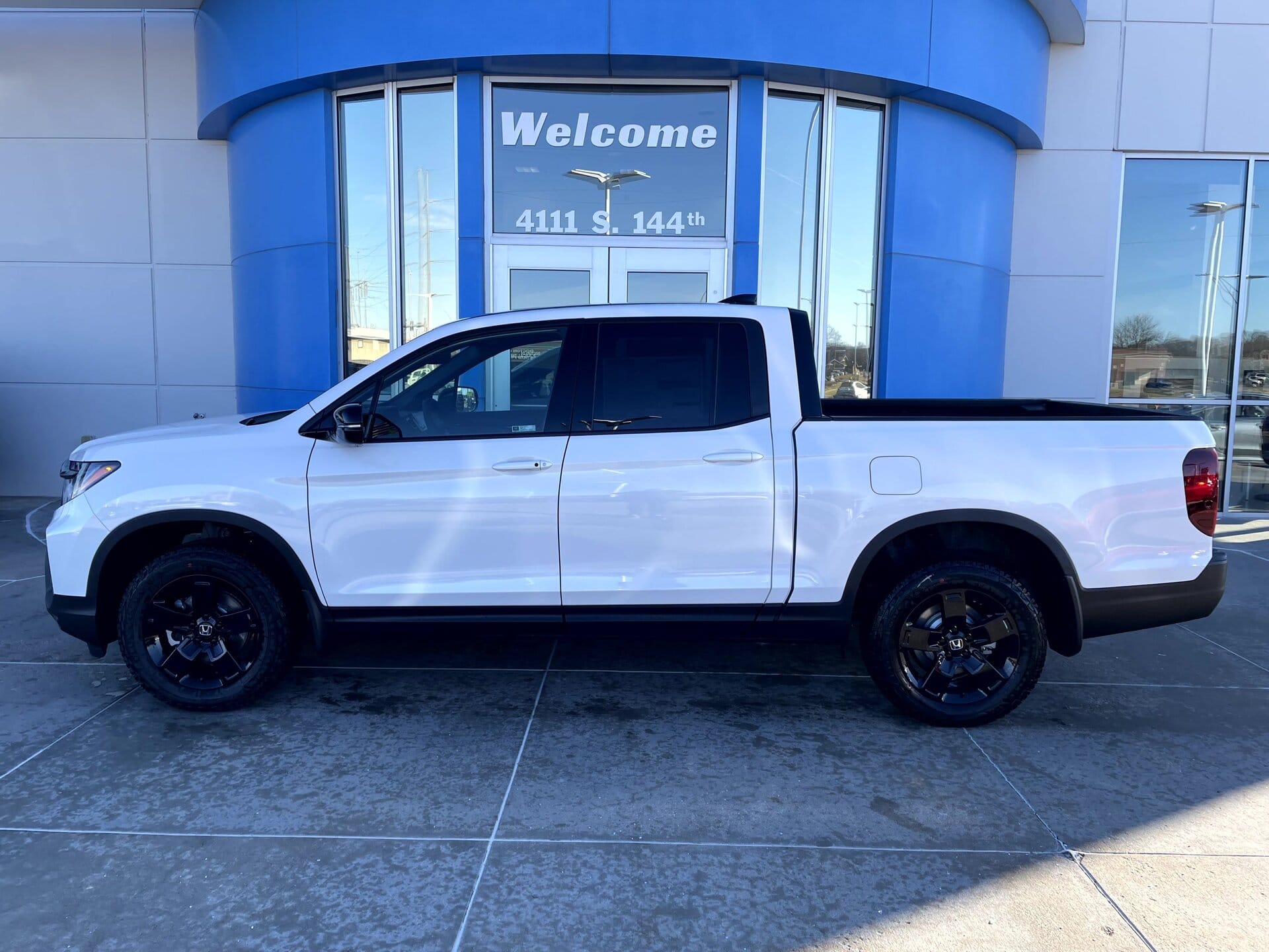 2026 Honda Ridgeline Black Edition 2-Tone's photo