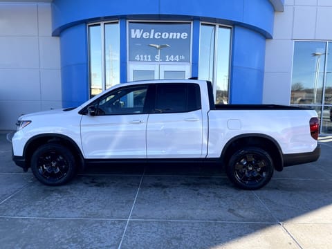 1 image of 2026 Honda Ridgeline Black Edition Two-Tone
