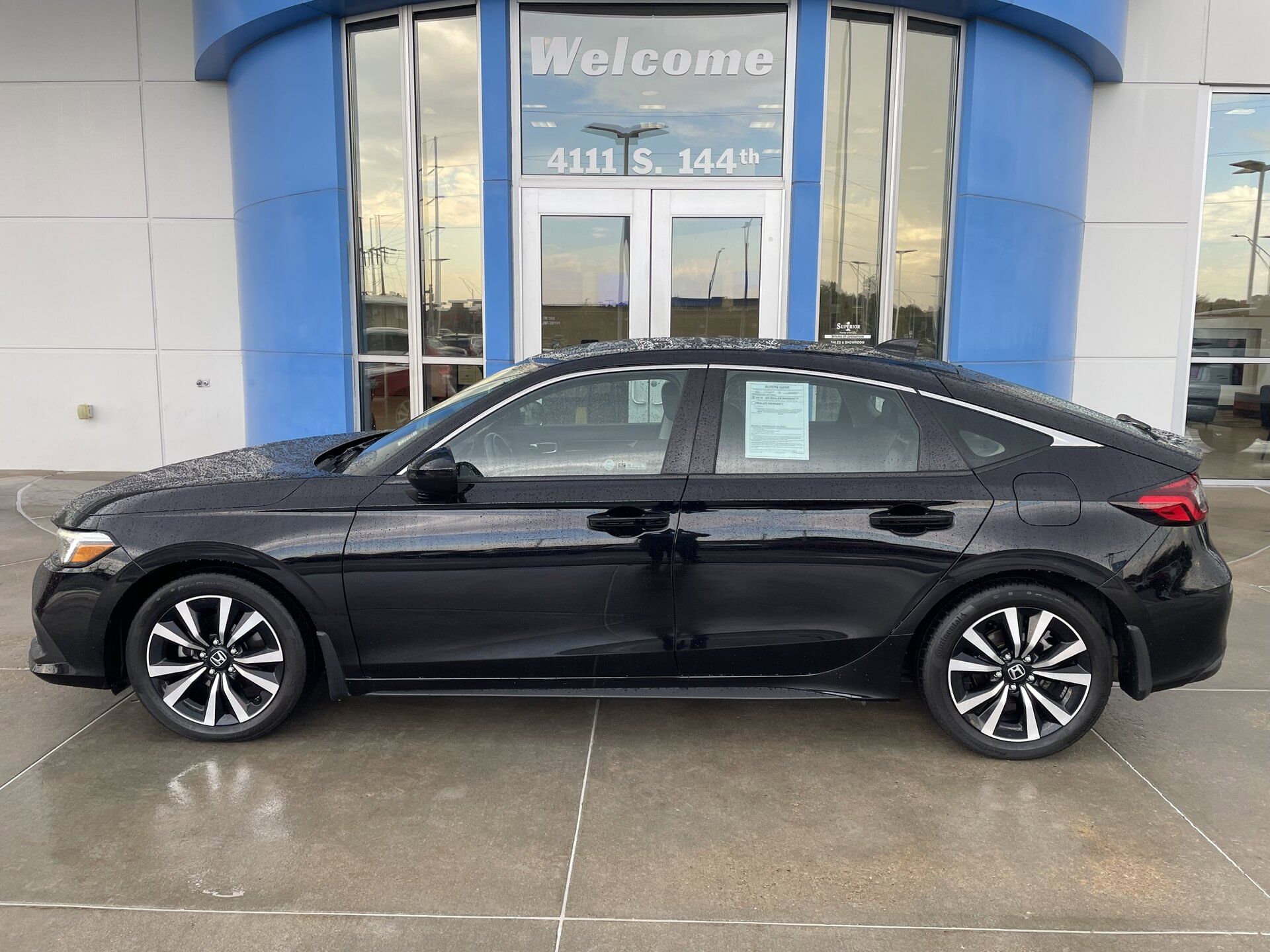 2023 Honda Civic Hatchback EX-L's photo