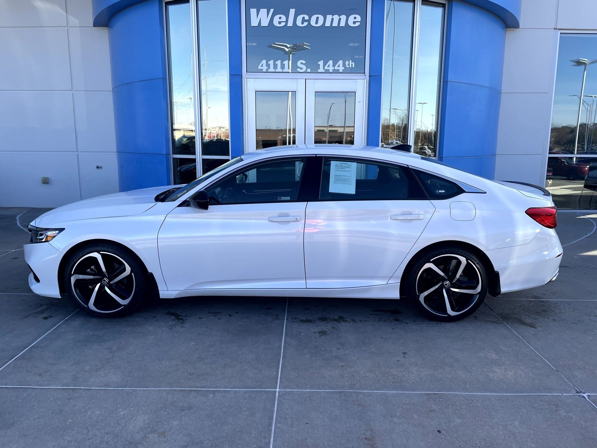 2022 Honda Accord Sport's photo