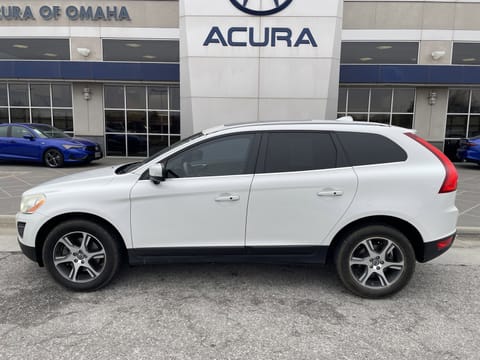 1 image of 2013 Volvo XC60 T6