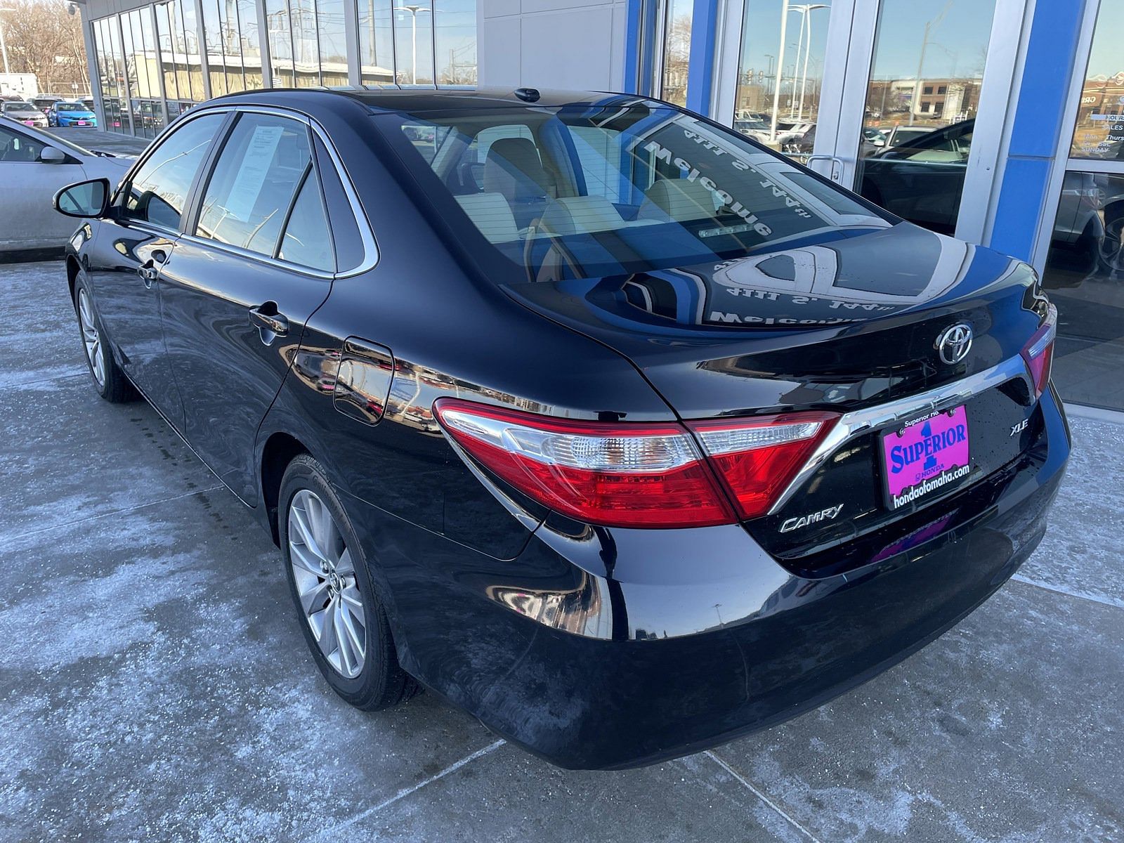 Used 2015 Toyota Camry XLE with VIN 4T1BF1FK4FU945410 for sale in Omaha, NE