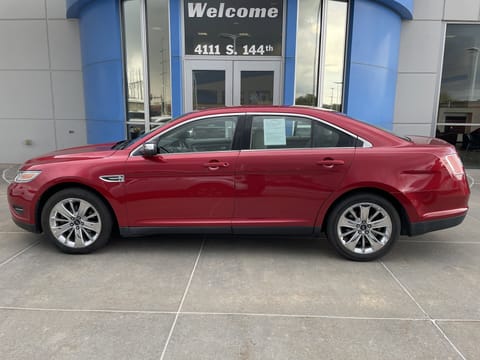 1 image of 2011 Ford Taurus Limited