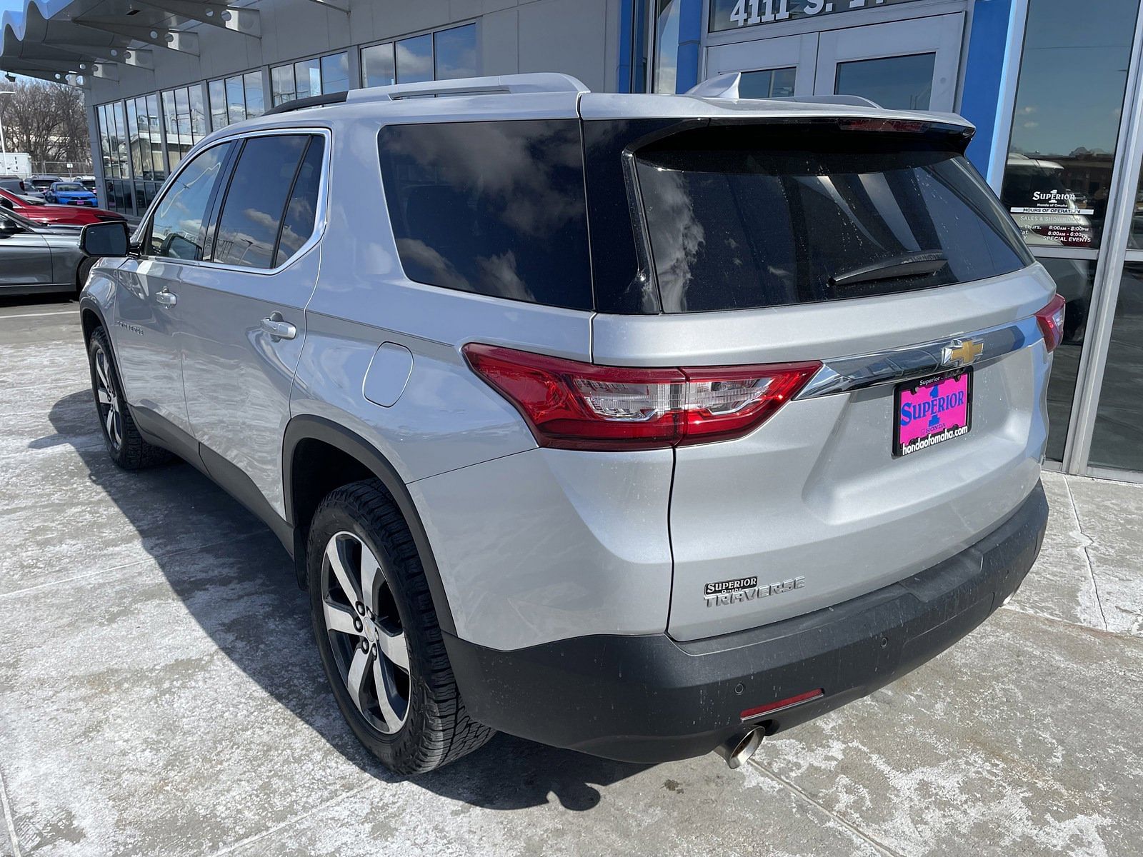 Used 2018 Chevrolet Traverse 3LT with VIN 1GNERHKW6JJ278304 for sale in Omaha, NE