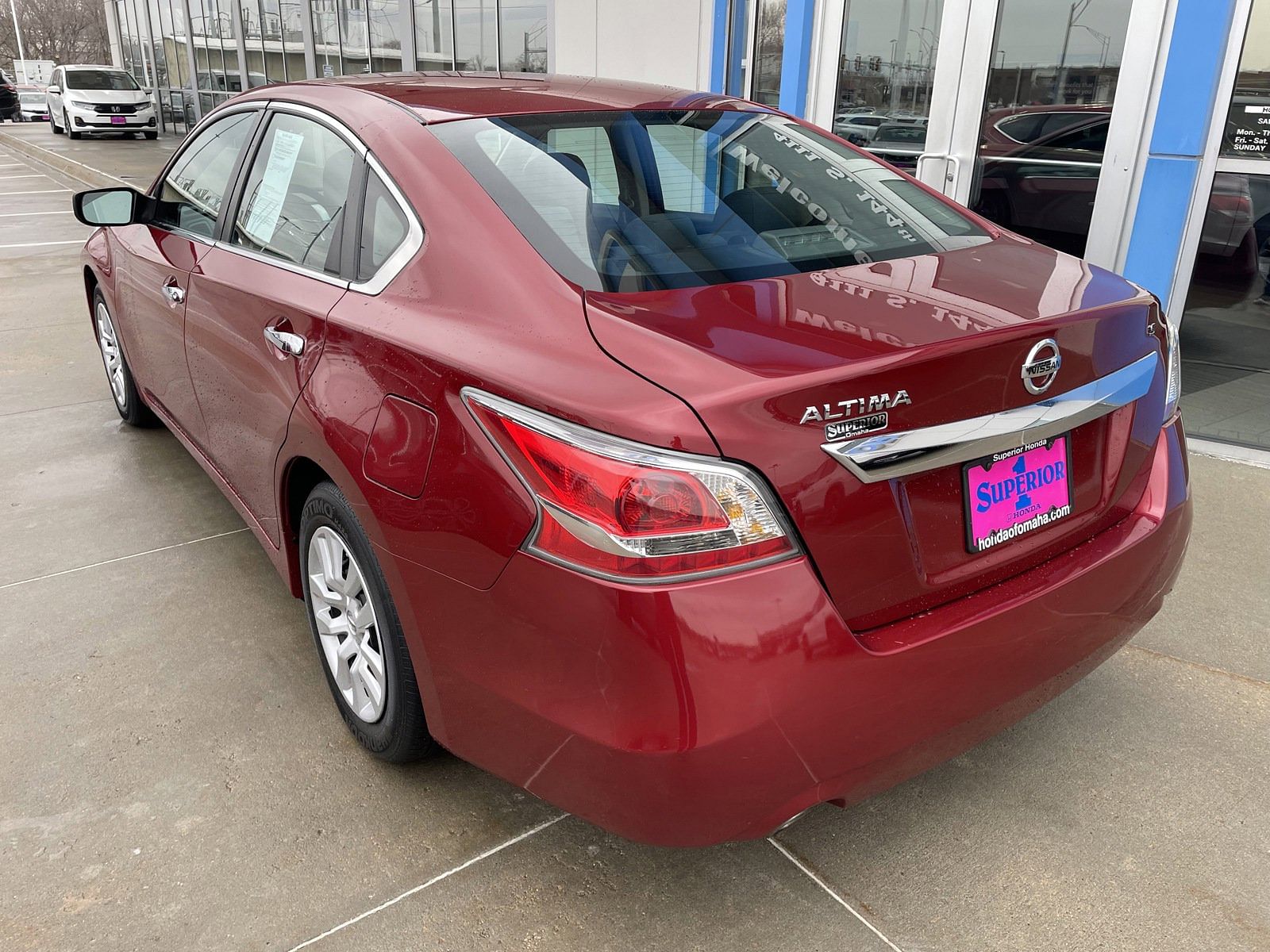 Used 2015 Nissan Altima Base with VIN 1N4AL3AP6FN334026 for sale in Omaha, NE