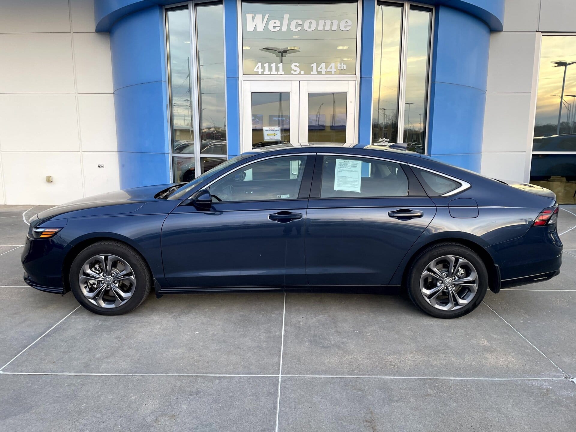 2024 Honda Accord Hybrid EX-L's photo