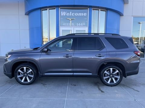 1 image of 2025 Honda Pilot Touring