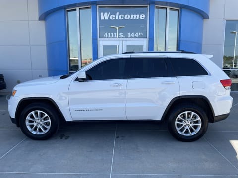 1 image of 2015 Jeep Grand Cherokee Laredo
