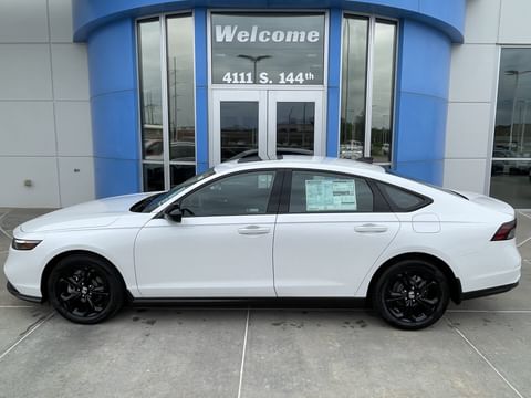 1 image of 2025 Honda Accord Sedan SE