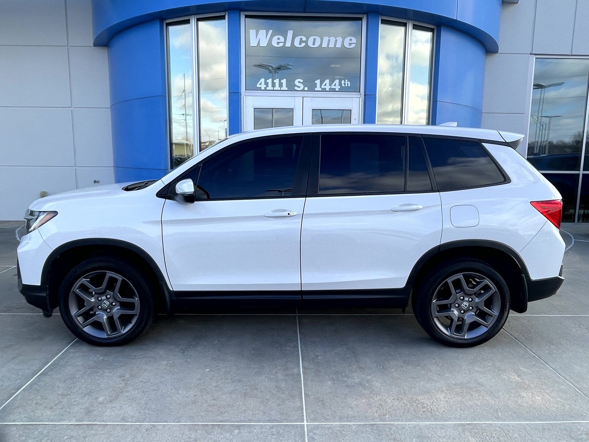 2023 Honda Passport EX-L's photo